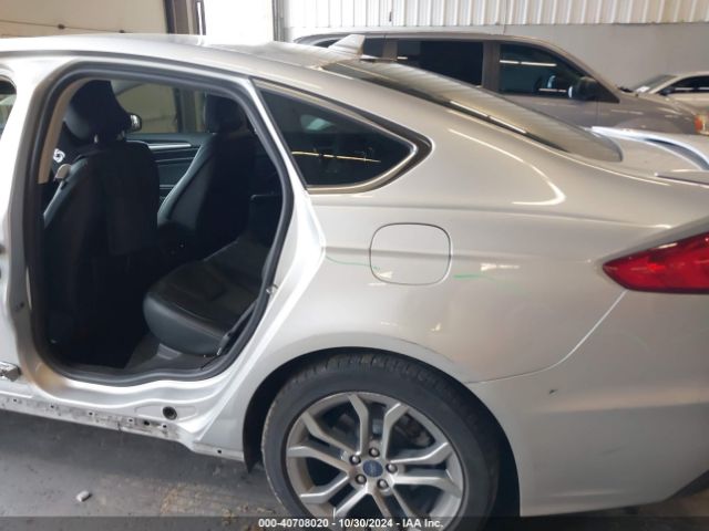 3FA6P0RU1KR206853 Ford Fusion Hybrid Titanium