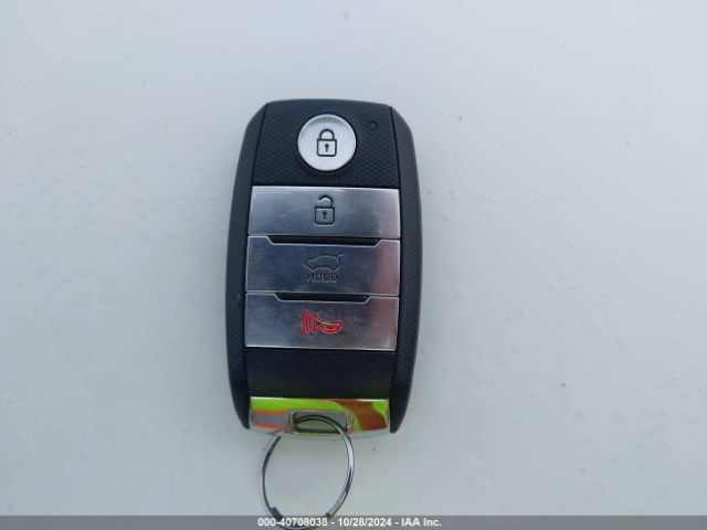 KNDCB3LC9K5232746 KIA NIRO LX