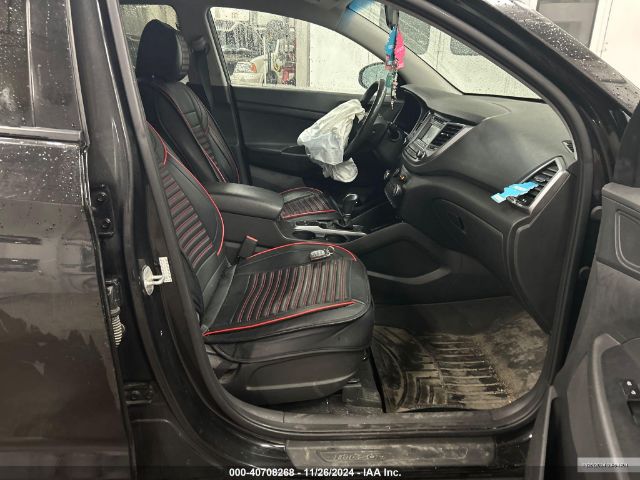 KM8J3CA21HU337449 Hyundai Tucson Sport