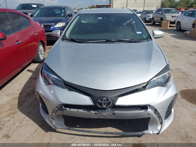 Toyota COROLLA LE 2018 5YFBURHE1JP813663 Image 12