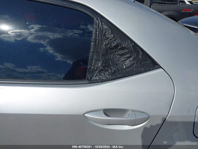 Toyota COROLLA LE 2018 5YFBURHE1JP813663 Image 21