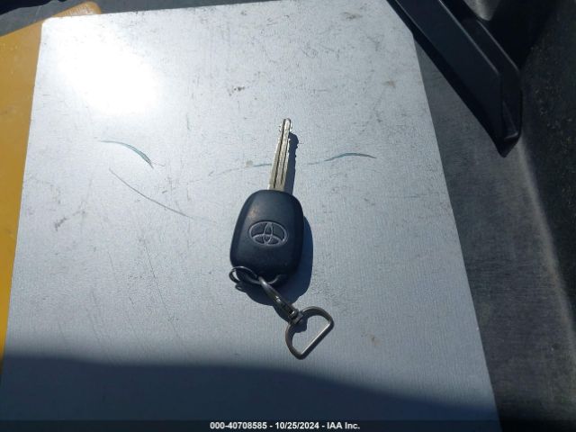 Toyota RAV4 LE 2018 JTMZFREV2JD113702 Image 11