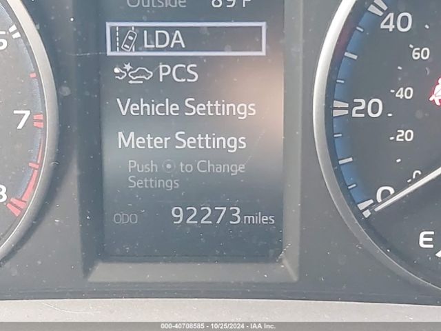 Toyota RAV4 LE 2018 JTMZFREV2JD113702 Image 15