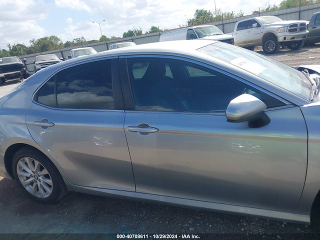 Toyota CAMRY LE 2019 4T1B11HK9KU241385 Image 13
