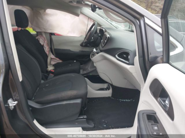 2C4RC1CG3PR549771 Chrysler Voyager Lx