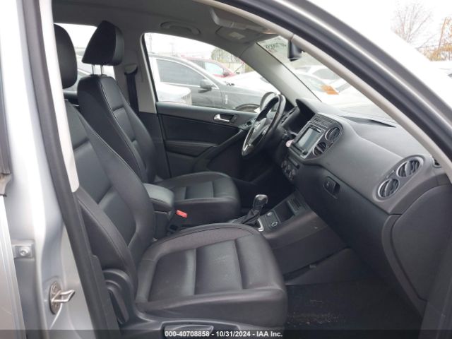 WVGBV7AX8HK000208 Volkswagen Tiguan 2.0t S