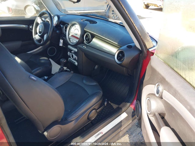 2007 MINI COOPER S WMWMF73577TV32027 Photo 4