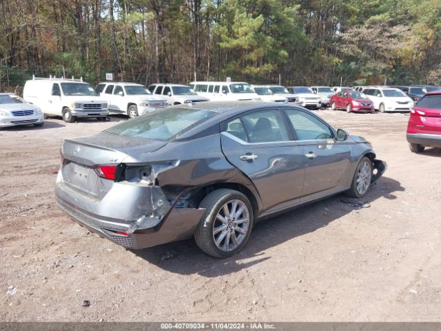 1N4BL4DW8MN306903 Nissan Altima Sv Intelligent Awd