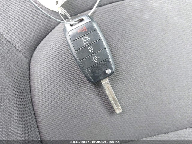 KIA Soul 2017 KNDJN2A23H7435101 Image 11