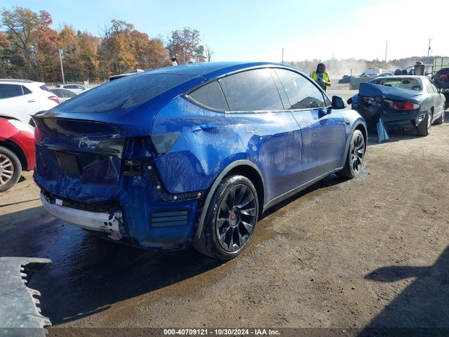 2020 TESLA MODEL Y 5YJYGDEE7LF012694 Photo 3