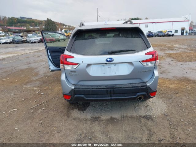JF2SKAUC8KH588362 Subaru Forester Limited