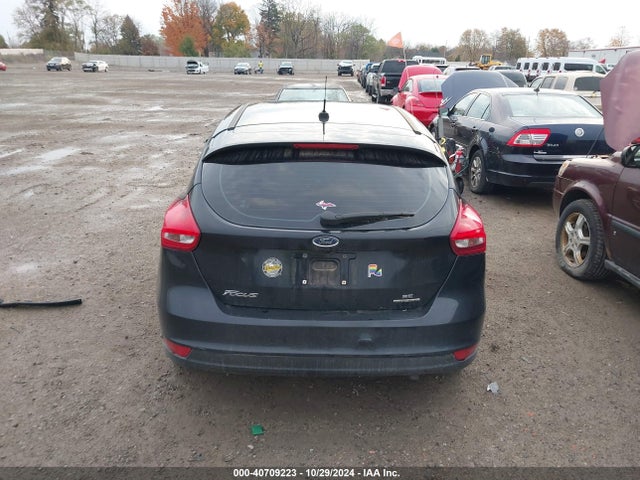 Ford FOCUS SE 2015 1FADP3K29FL308620 Image 16