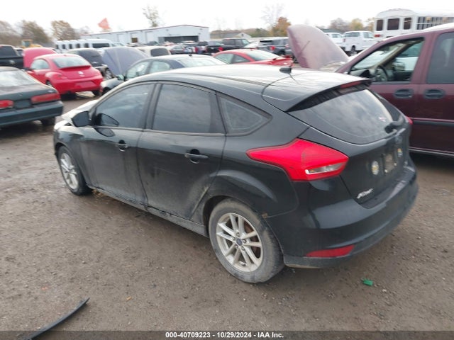 Ford FOCUS SE 2015 1FADP3K29FL308620 Image 3