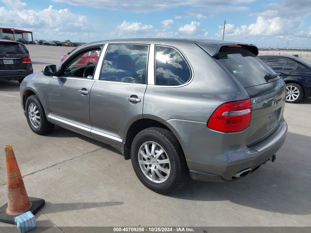 2009 PORSCHE CAYENNE WP1AA29P29LA11329 Photo 2