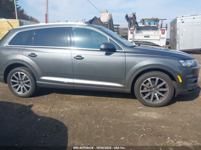 WA1LAAF76JD038082 Audi Q7 3.0t Premium