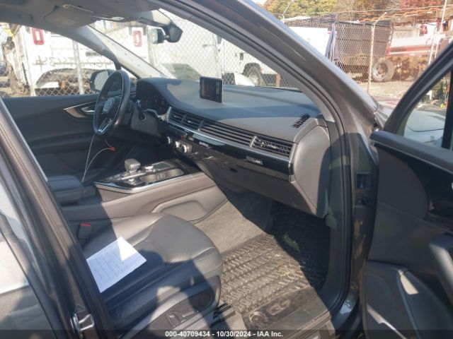 WA1LAAF76JD038082 Audi Q7 3.0t Premium
