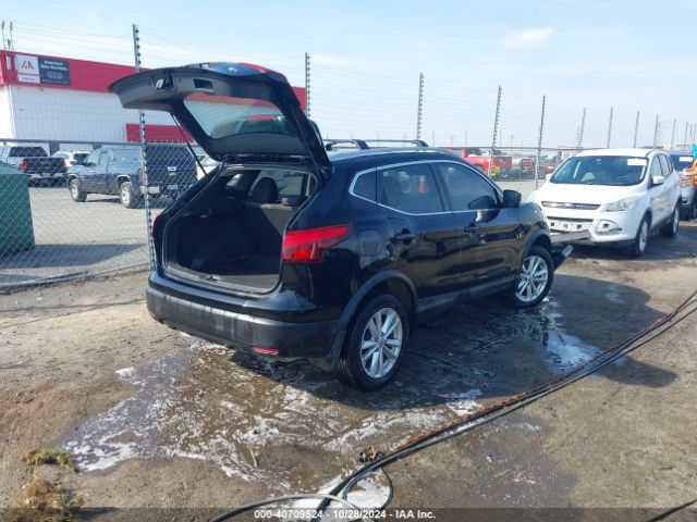 JN1BJ1CP3JW104164 Nissan Rogue Sport Sv