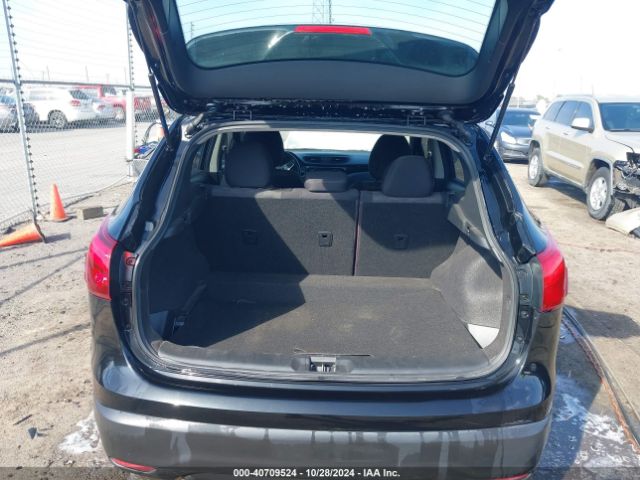 JN1BJ1CP3JW104164 Nissan Rogue Sport Sv