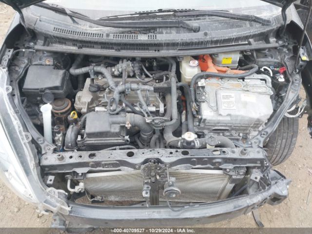 JTDKDTB37J1606137 Toyota Prius C Two