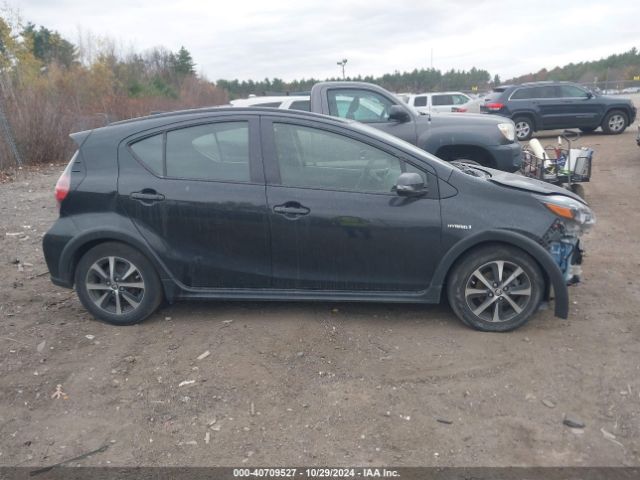 JTDKDTB37J1606137 Toyota Prius C Two