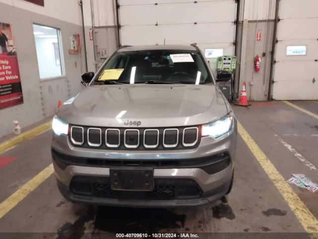 3C4NJDBB0NT111098 Jeep Compass Latitude 4x4