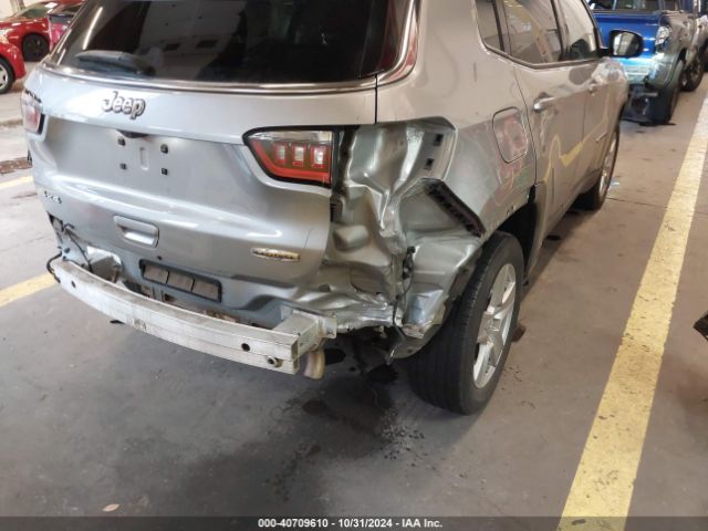 3C4NJDBB0NT111098 Jeep Compass Latitude 4x4