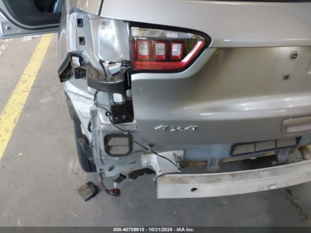 3C4NJDBB0NT111098 Jeep Compass Latitude 4x4