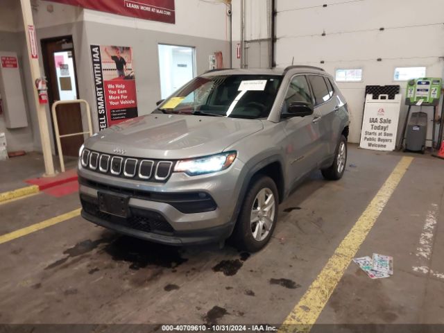 3C4NJDBB0NT111098 Jeep Compass Latitude 4x4