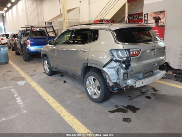 3C4NJDBB0NT111098 Jeep Compass Latitude 4x4