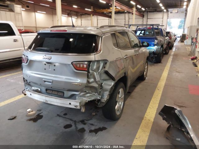 3C4NJDBB0NT111098 Jeep Compass Latitude 4x4