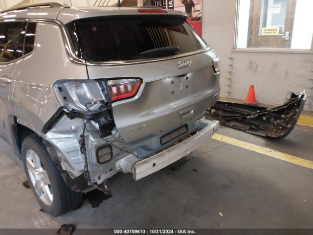 3C4NJDBB0NT111098 Jeep Compass Latitude 4x4