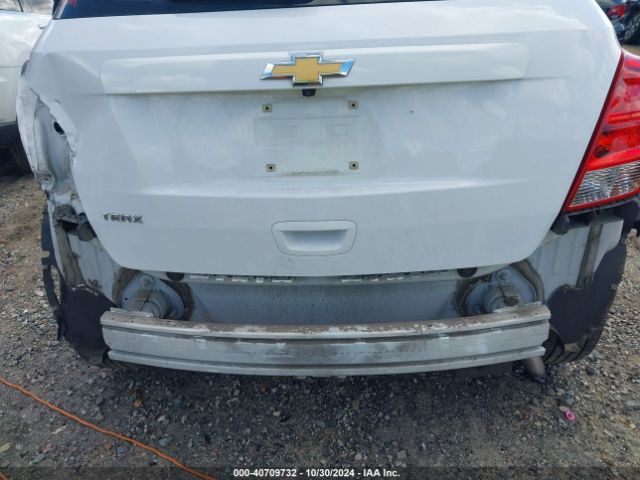 3GNCJKSBXJL396163 Chevrolet TRAX LS