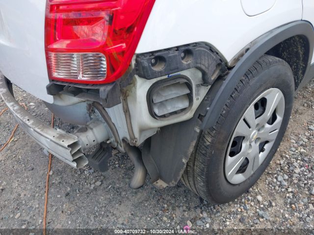 3GNCJKSBXJL396163 Chevrolet TRAX LS