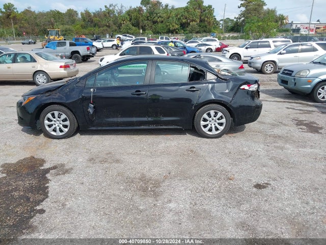 Toyota COROLLA LE 2021 5YFEPMAEXMP227873 Image 14