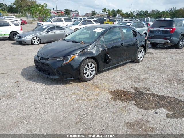 Toyota COROLLA LE 2021 5YFEPMAEXMP227873 Image 2