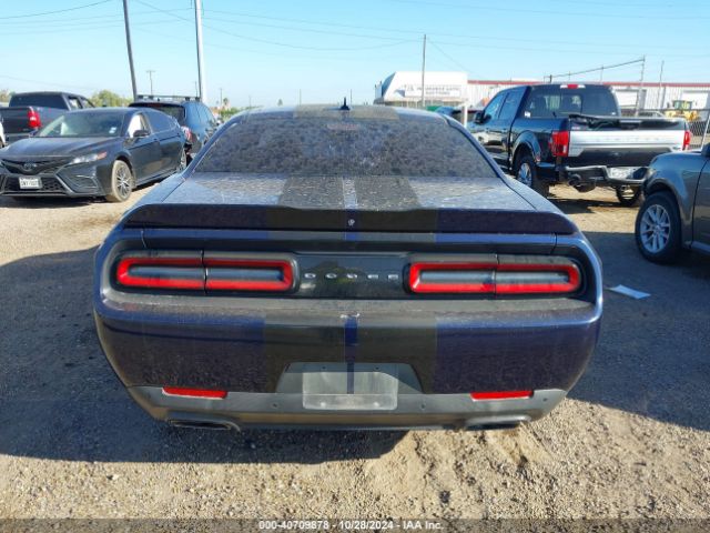 2C3CDZAT8FH821581 Dodge Challenger R/t