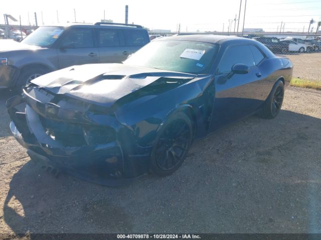 2C3CDZAT8FH821581 Dodge Challenger R/t