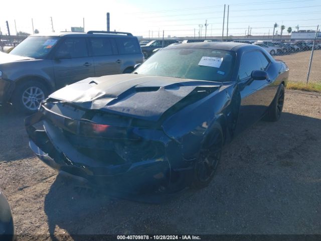 2C3CDZAT8FH821581 Dodge Challenger R/t