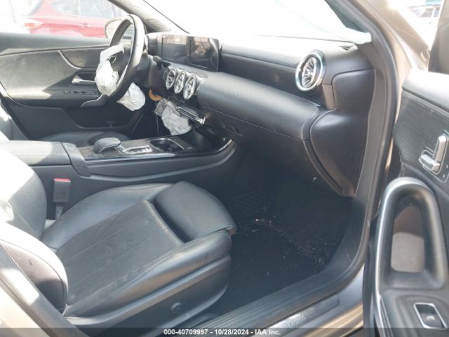 2019 MERCEDES-BENZ A 220 WDD3G4EB5KW022138 Photo 4