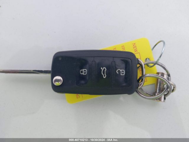 3VW267AJ8GM365618 Volkswagen Jetta 1.4t S