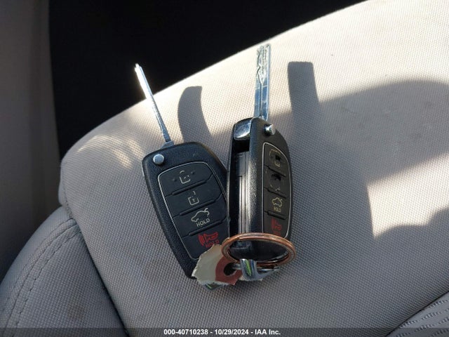 Hyundai SONATA SE 2017 5NPE24AF4HH481010 Image 11