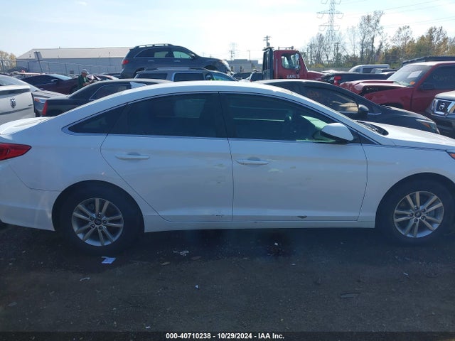Hyundai SONATA SE 2017 5NPE24AF4HH481010 Image 13