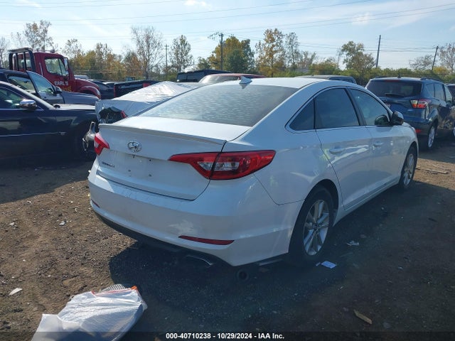 Hyundai SONATA SE 2017 5NPE24AF4HH481010 Image 4