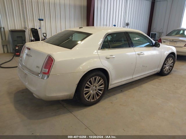 2C3CCARG4EH136617 Chrysler 300