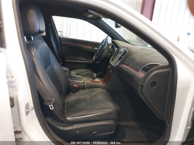2C3CCARG4EH136617 Chrysler 300