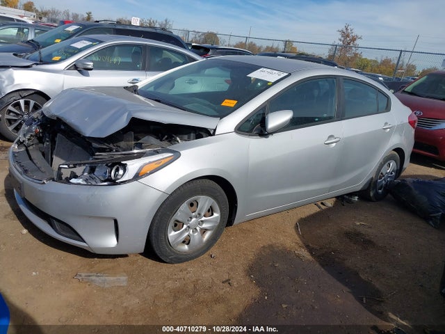 KIA FORTE LX 2018 3KPFL4A72JE213674 Image 2