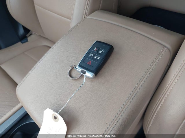 2023 JAGUAR F-PACE SADCJ2EXXPA711810 Photo 10