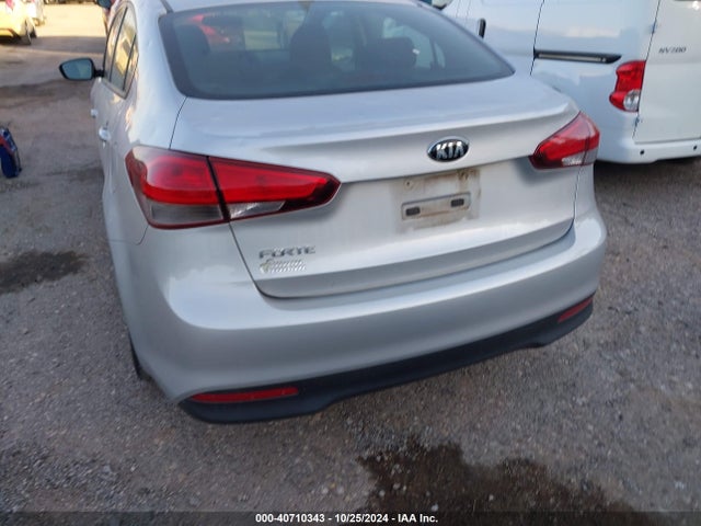 KIA FORTE LX 2017 3KPFK4A70HE073699 Image 16