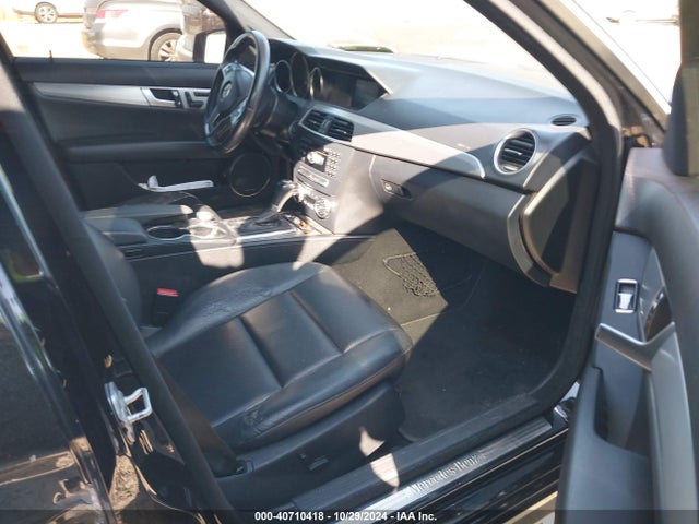 40710418 :رقم المزاد ، WDDGF8AB6ER311632 vin ، 2014 Mercedes-benz C 300 Luxury 4matic/sport 4matic مزاد بيع