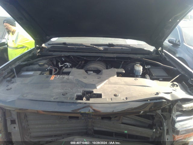3GCUKREC9JG570644 Chevrolet Silverado 1500 2lt